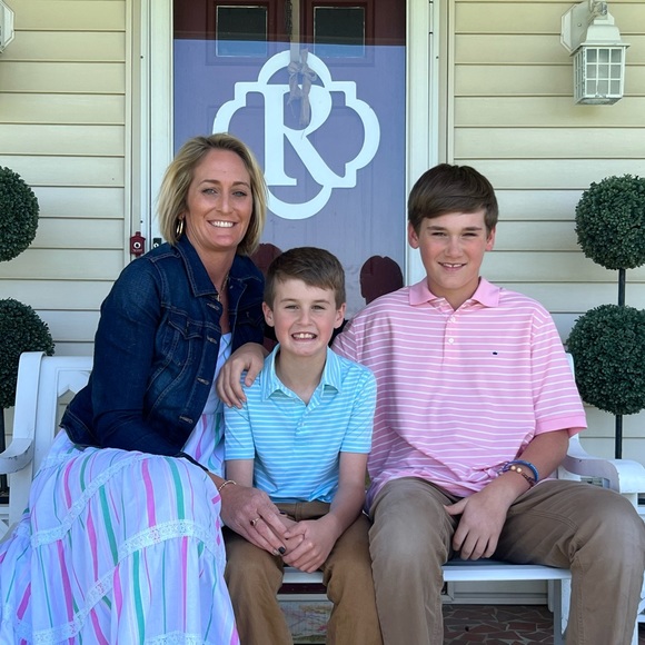 Meet your Posher, Mindy - Picture 1 of 1